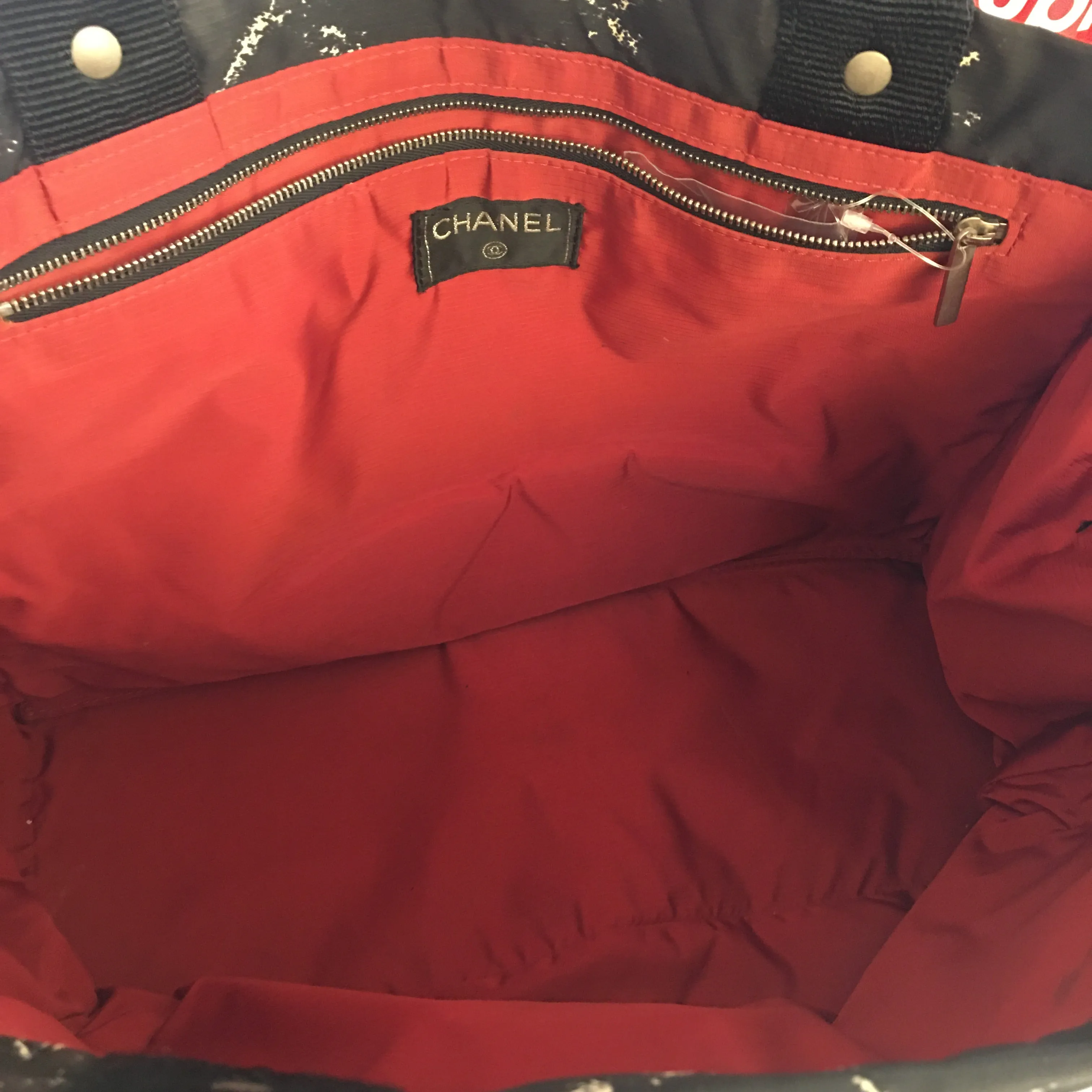 CHANEL Handbag in Black Fabric