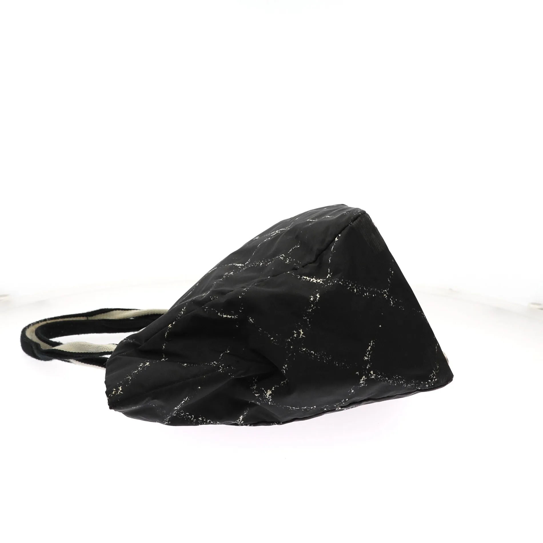 CHANEL Handbag in Black Fabric