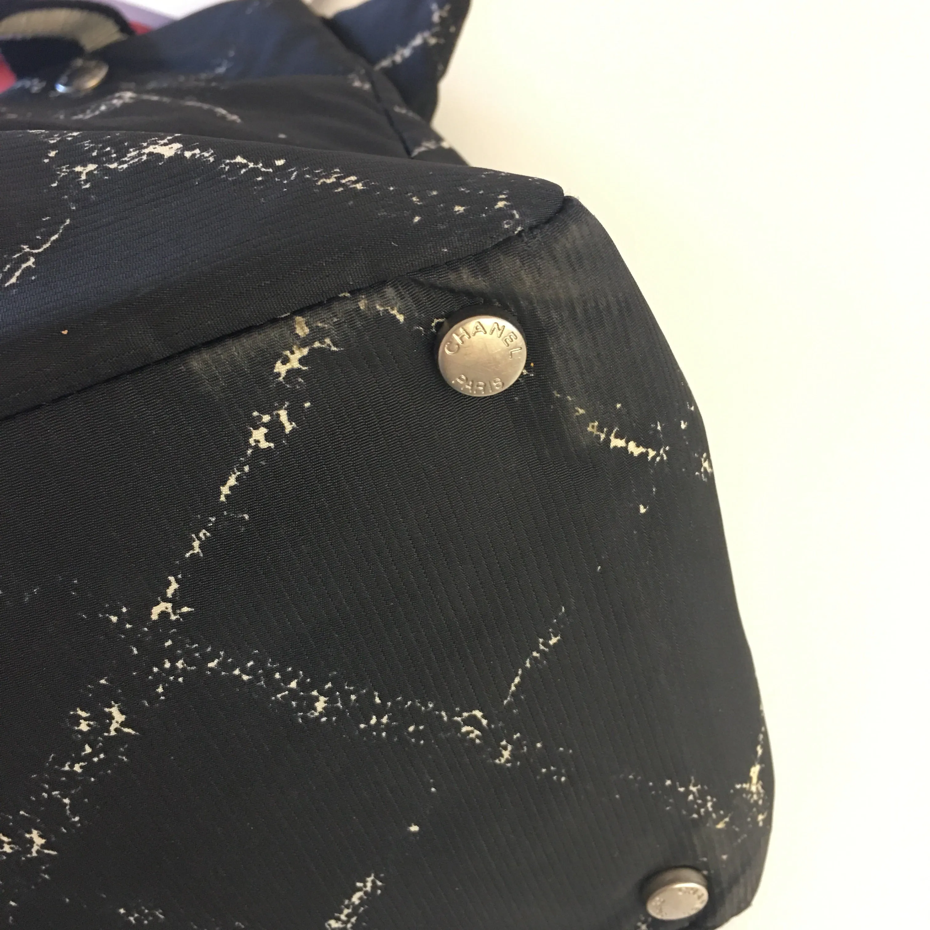 CHANEL Handbag in Black Fabric