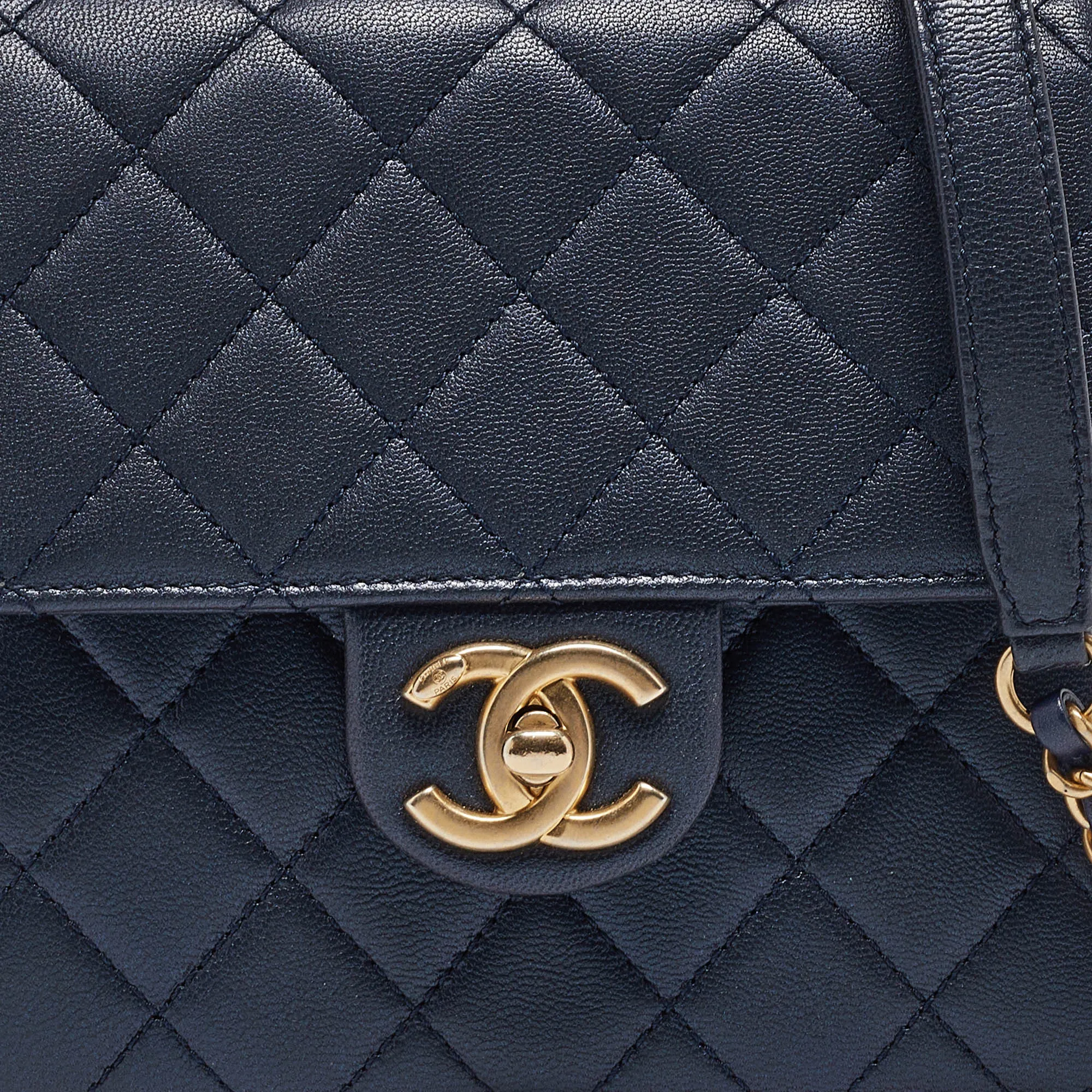 CHANEL Navy Blue Quilted Leather Chic Pearls Flap Bag