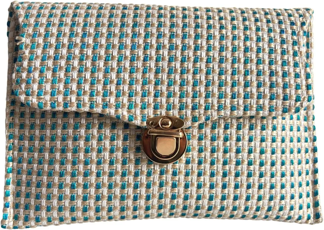 Elegant Woven Straw Envelope Bag Secure wicker with gold Chain Strap Clasp Stylish Summer Beach Clutch with Evening